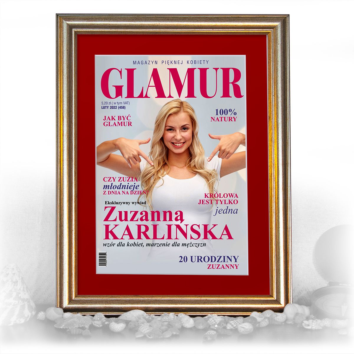 zdjęcie: duża okładka w złotej ramie i passe-partout